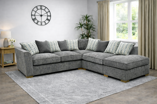 Dorchester Right Hand Chaise Corner - Pillow Back In Grey